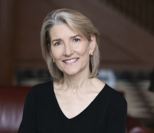 Portræt af Amy Edmondson – en banebrydende ledelsestænker